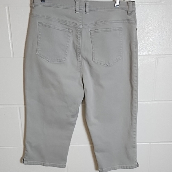 Light Gray Capri 5 Pocket Stretch Denim Jeans Side Leg Vent - Picture 2 of 12